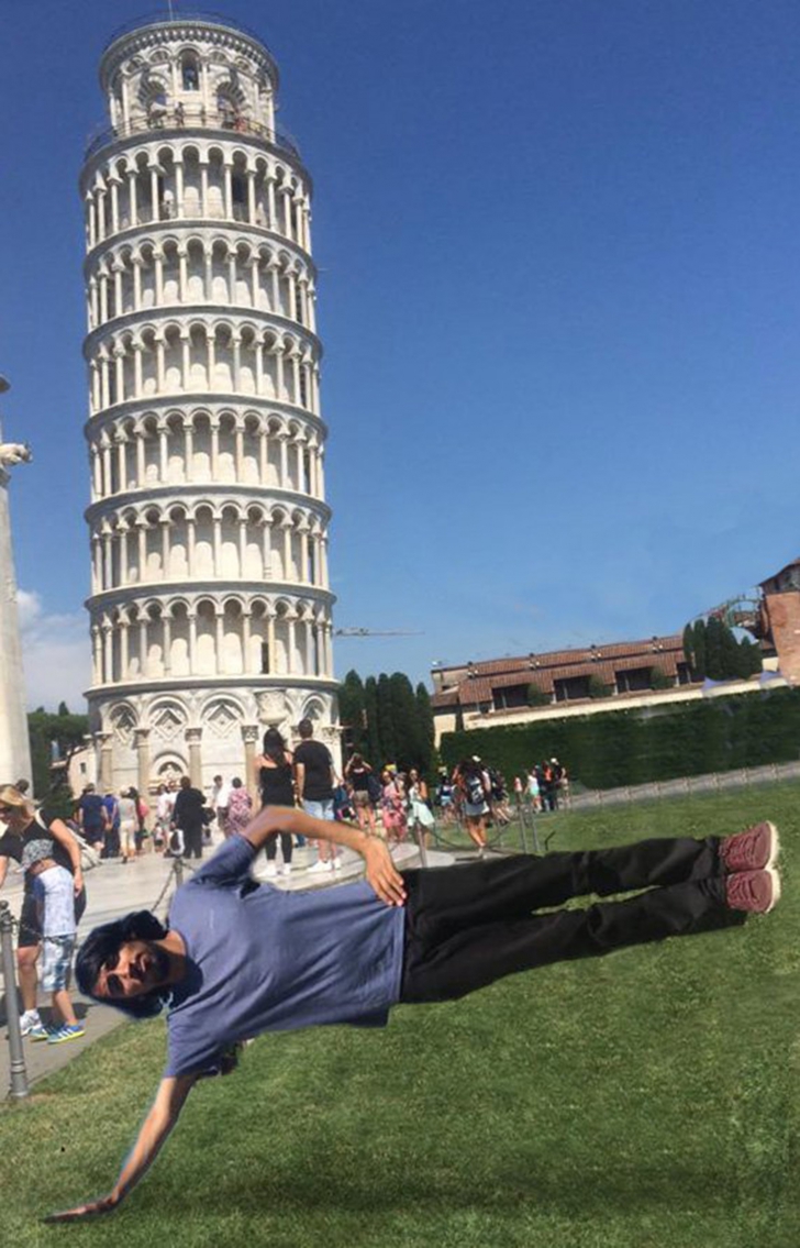 A rugat internauții să-i editeze o fotografie din vacanță. Când a văzut rezultatul a râs în hohote