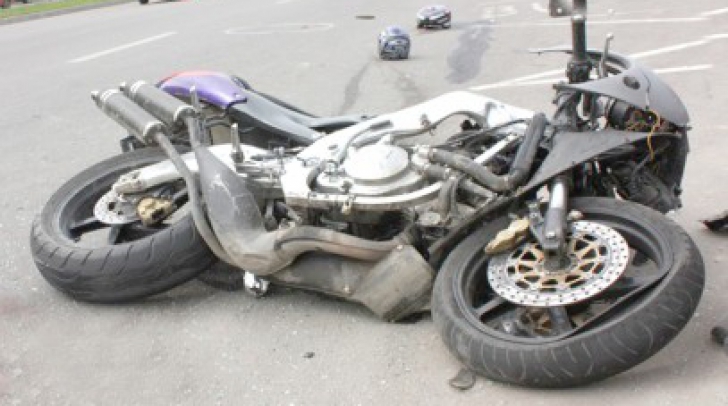 Accident rutier în Capitală; un motociclist, rănit grav