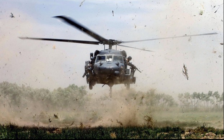 Elicopter militar, aruncat în aer de talibani în Afganistan. Toți soldații de la bord au murit