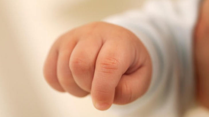 Caz tragic la Maternitatea Ploieşti: Bebeluş mort din cauze necunoscute. "Ni s-a spus că este bine"