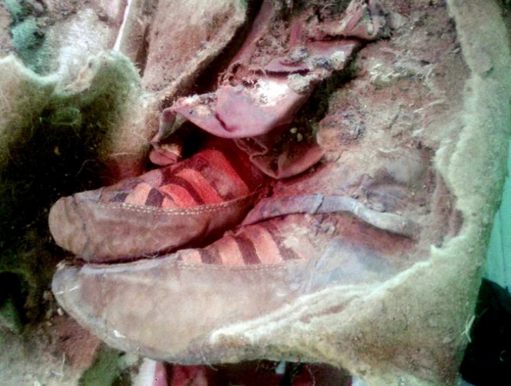 Mumia din Mongolia cu "adidași" în picioare, veche de 1.100 ani, a fost analizată de savanți. ȘOC