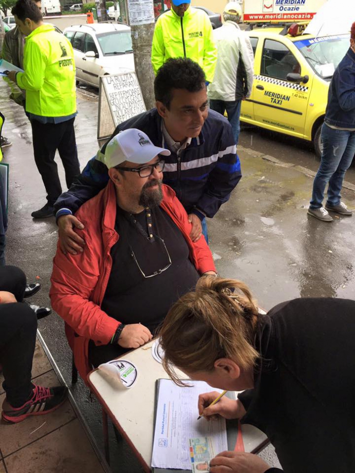 Piedone s-a înscris în partidul lui Grapini şi strânge iar semnături pentru candidatură