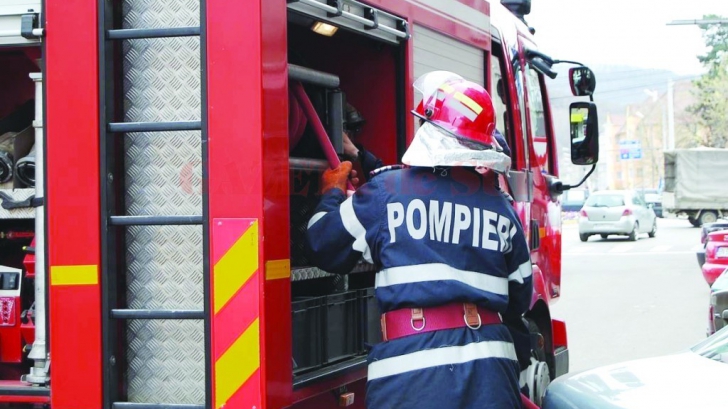 Incendiu la căminul Universităţii de medicină Carol Davila. Opt persoane, evacuate 