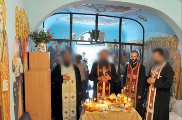 Preot din Iași, acuzat că le sfătuia pe mame să nu-și vaccineze copiii