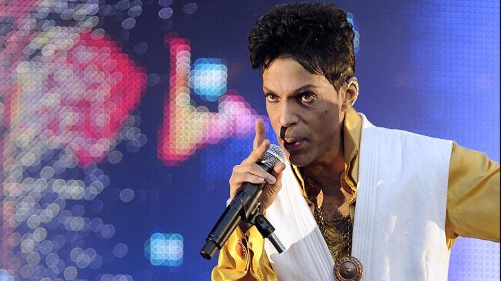 A murit Prince. Mister total în privinţa morţii sale: cântăreţul, găsit în liftul casei