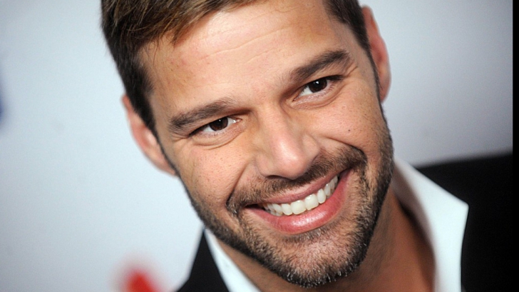 Cât a plătit o braziliancă pentru a-l săruta pe Ricky Martin! Suma colosală