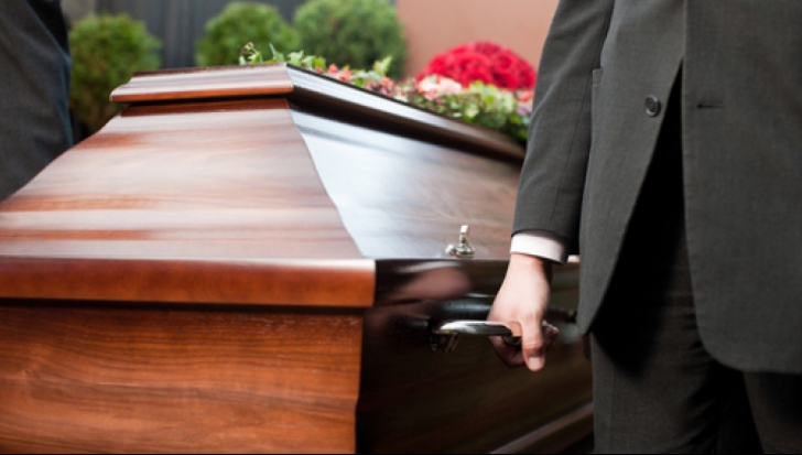 Reguli noi la înmormântări. Familia defunctului riscă amenzi uriașe 