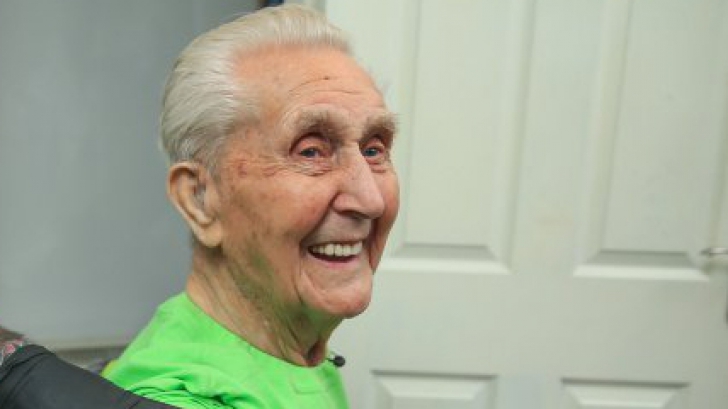 Ce a făcut un bătrân în ziua în care a împlinit 104 ani. Pentru asta a intrat în Cartea Recordurilor