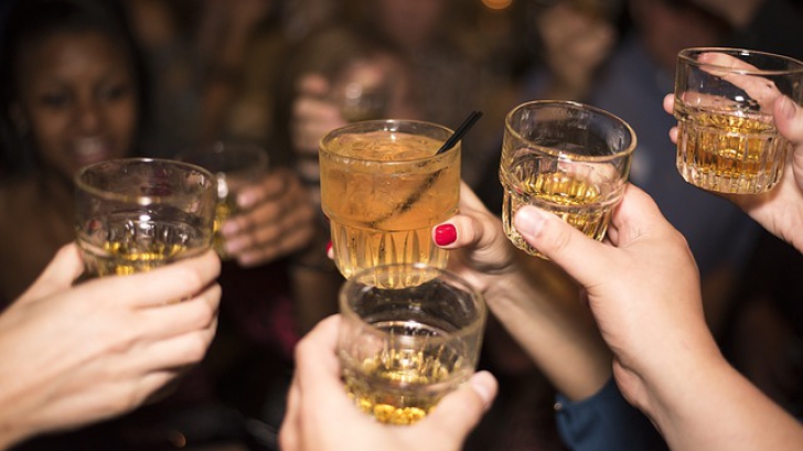 TOP 10 ţări unde se bea cel mai mult alcool. Pe ce loc se află România
