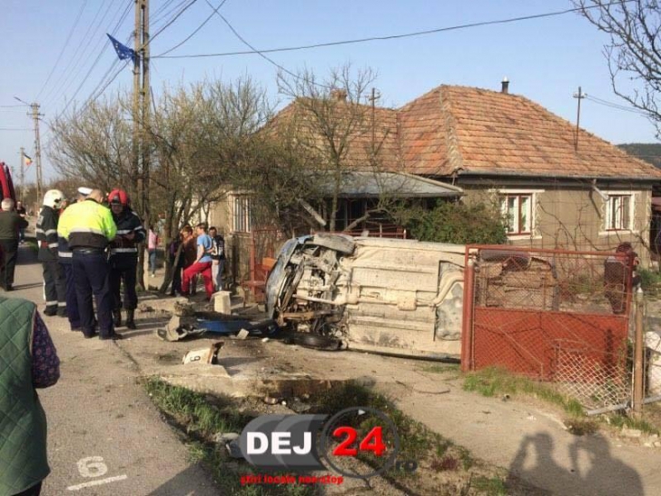 Şofer italian, accident la un pas de tragedie, în Cluj. S-a răsturnat în curtea unei case
