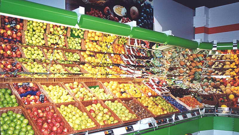 Nectarine din Turcia, cu nivel ridicat de pesticide, descoprite de ANPC într-un lanț mare de supermarketuri