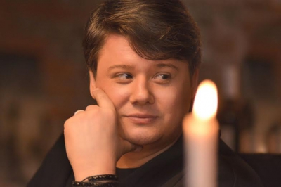 Fuego s-a reprofilat. A organizat deja prima sa expoziție de pictură!