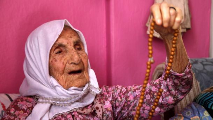 A ajuns la 111 ani fără să o vadă vreun medic. Care e secretul longevității ei. Vei rămâne uluit