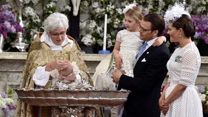 Sărbătoare în sânul familiei regale suedeze. Fiul Prinţesei a fost botezat 
