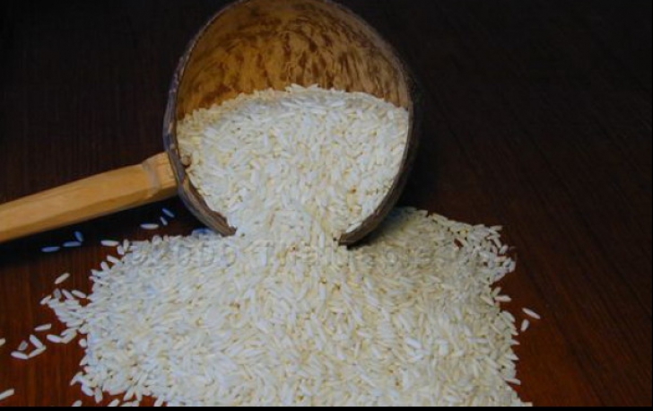 Cum îți dai seama că orezul pe care-l cumperi e natural sau din plastic 