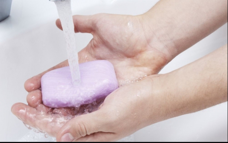 De ce nu este bine să scoți inelele când te speli pe mâini