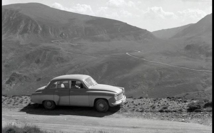 Imagini de colecție cu Transalpina acum 50 de ani. Cum arăta cel mai înalt drum din România