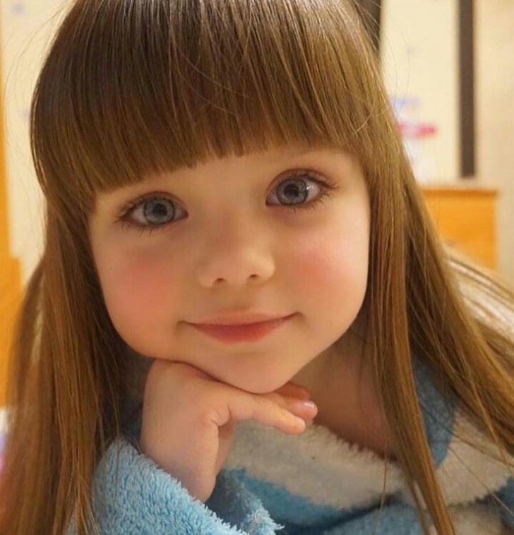 Are 5 ani și e considerată cea mai frumoasă copilă din lume. Face furori pe rețelele de socializare