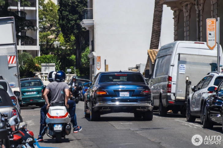 Uimitor! Ce a apărut pe străzi. Au modificat un Mercedes S-Class ca să arate ca un Mercedes 600