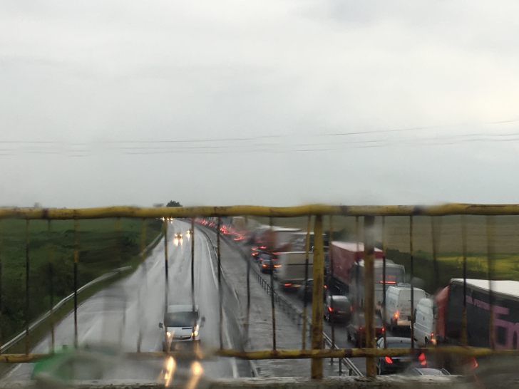 Accident cumplit pe A1 Bucureşti - Piteşti. Traficul rutier, restricţionat
