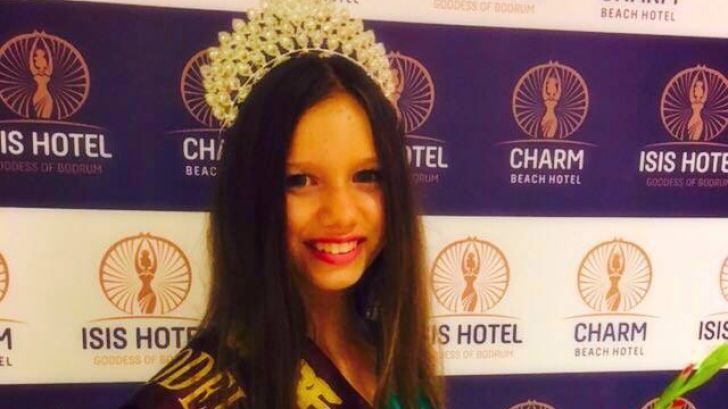 O fetiță de 11 ani din România a câștigat titlul "Super Model of the World" 