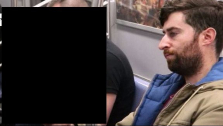 Trecătorii l-au privit rușinați. Cum a fost surprins acest tânăr în metrou. Făcea asta fără jenă