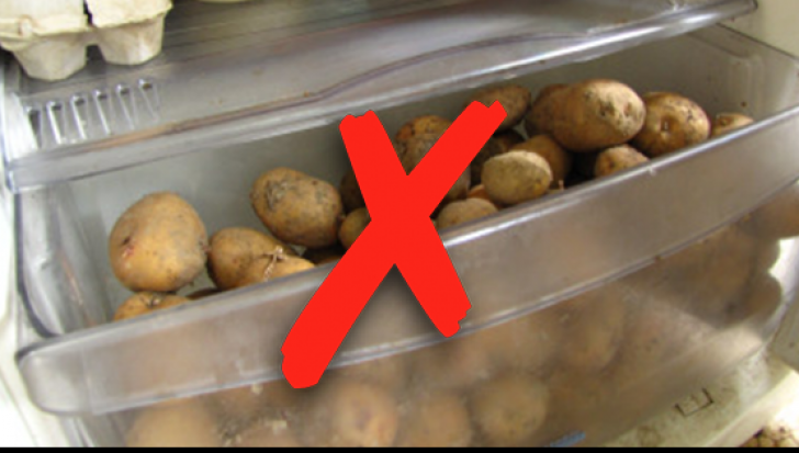 Nu mai face această greșeală. Ce se întâmplă de fapt dacă bagi cartofii în frigider.