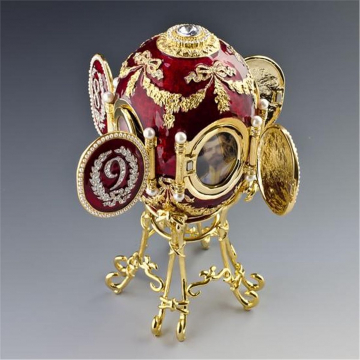 Povestea ouălor-bijuterii Fabergé. Cele mai frumoase creaţii ale lui Peter Carl Fabergé