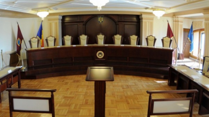 Tribunalul București a admis cererea lui Dragoș Băsescu de sesizare a CCR privind Codul Penal