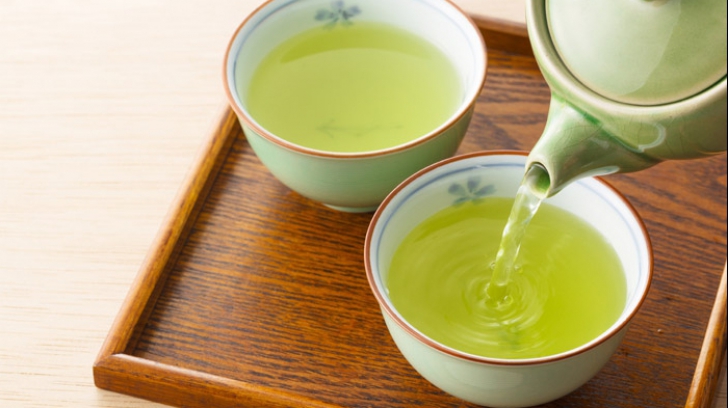Cureți plămânii de toxine cu acest ceai din doar două ingrediente