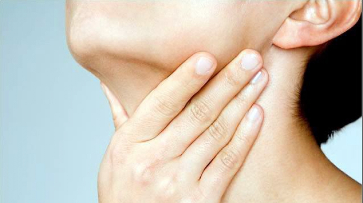 De ce îți simți gâtul iritat? - Cauze și remedii naturale | bbeauty-concept.ro