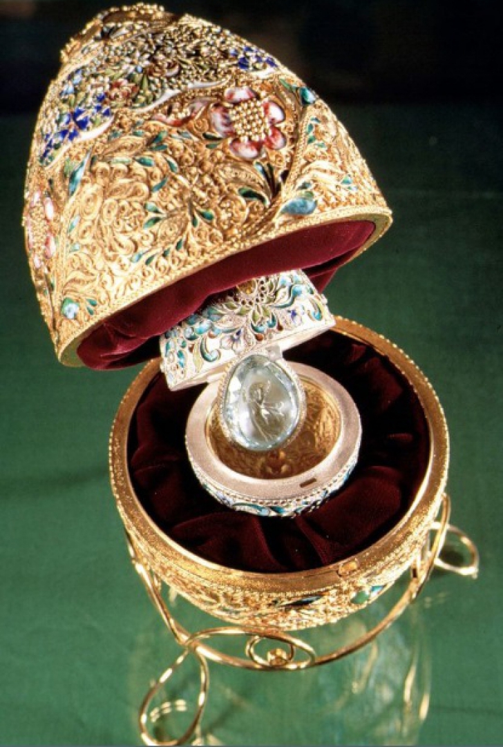 Povestea ouălor-bijuterii Fabergé. Cele mai frumoase creaţii ale lui Peter Carl Fabergé