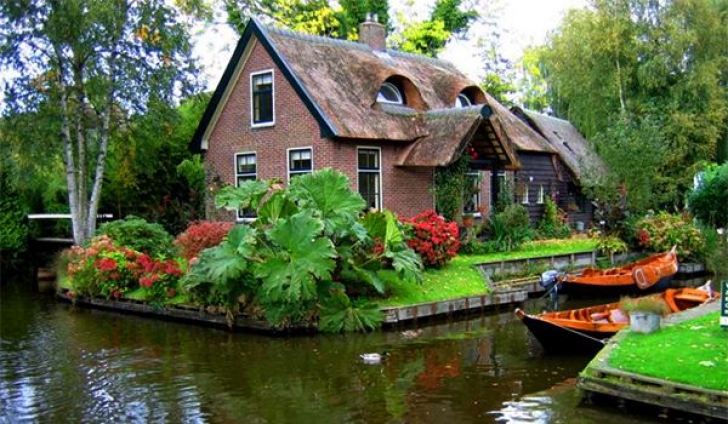 Satul Giethoorn