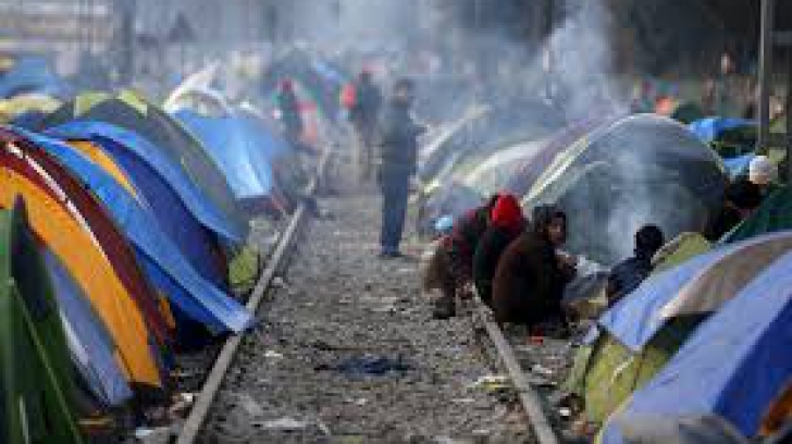 GRECIA. A început evacuarea taberei de la Idomeni. Refugiații, mutați în adăposturi 