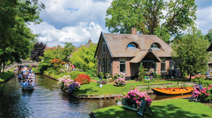 Satul Giethoorn