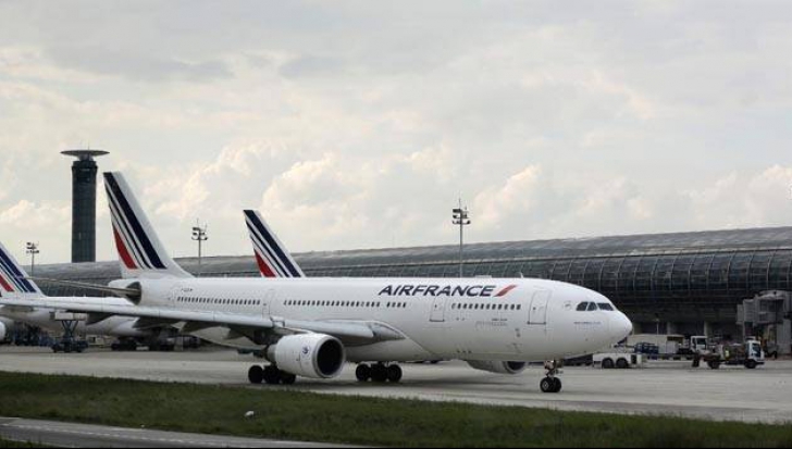 Două avioane Air France s-au ciocnit pe aeroportul din Paris. 57 de pasageri au fost evacuați
