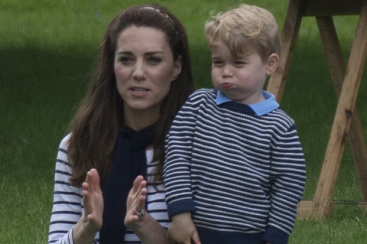 Imagine rară cu Prințul George. Mama lui, Kate Middleton, i-a făcut asta în văzul tuturor