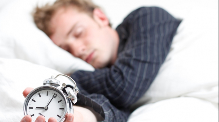 15 lucruri pe care doar persoanele care iubesc să doarmă le vor înțelege
