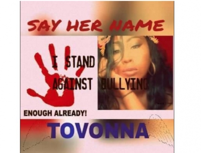 A făcut o poză goală la duş. I-a furat fotografia şi a postat-o pe Facebook.După 3 ore, fata a murit