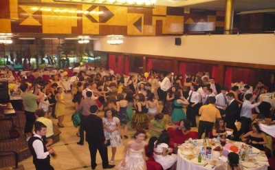 Banchetul Absolvenților de clasa a XII-a: mult teribilism, tutun, alcool și obligatoriu…manele!  
