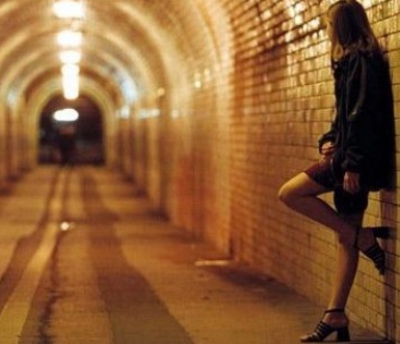 Cum a ajuns o adolescentă de 14 ani cea mai căutată damă de companie din Rom&acirc;nia