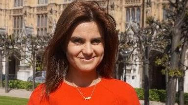Atac armat. O deputată britanică pro-EU a MURIT după ce a fost împuşcată şi înjunghiată