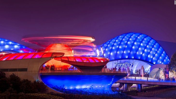 Cum arată noul parc Disney din Shanghai, China. Ce atracţii lipsesc: ar fi ofensat localnicii 