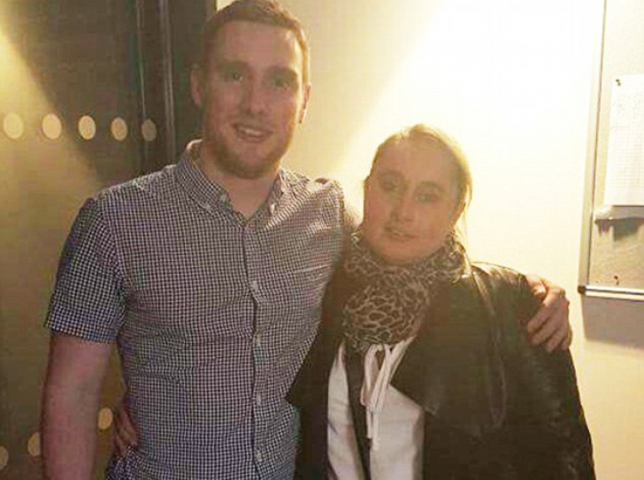 Mărturisirea unui tânăr adoptat: Mi-am găsit mama naturală și m-am îndrăgostit de ea