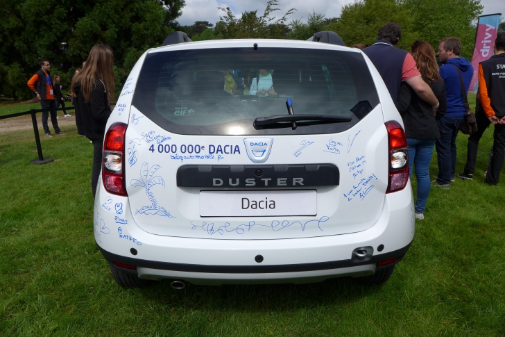 Performanţă pentru Dacia! Cum arată modelul cu numărul 4 milioane pe care tocmai l-a vândut