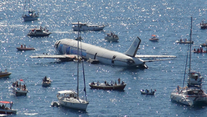 Gest extrem: ca să atragă turiştii, Turcia a scufundat un avion