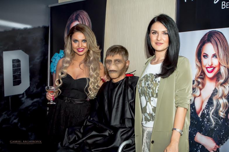 Adelina Pestrițu, apariție de senzație la inaugurarea unei școli de make-up