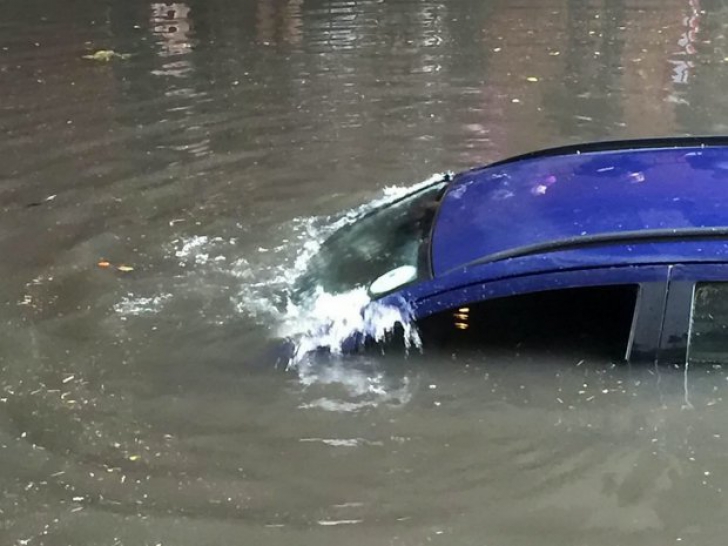 Imaginea zilei: inundaţii catastrofale în Marea Britanie. "Am crezut că e sfârşitul lumii"