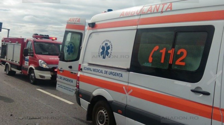 Autobuz plin cu călători, implicat într-un grav accident la Pitești. 3 persoane au ajuns la spital