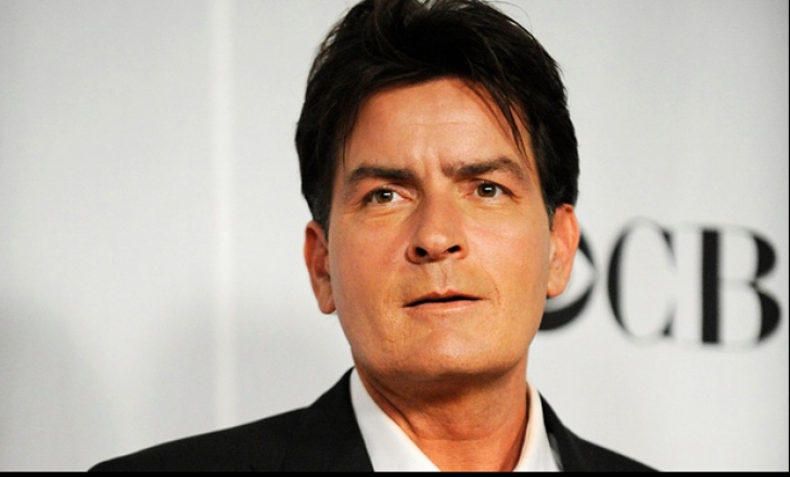 Charlie Sheen a recunoscut că a făcut sex cu fiica unui politician celebru